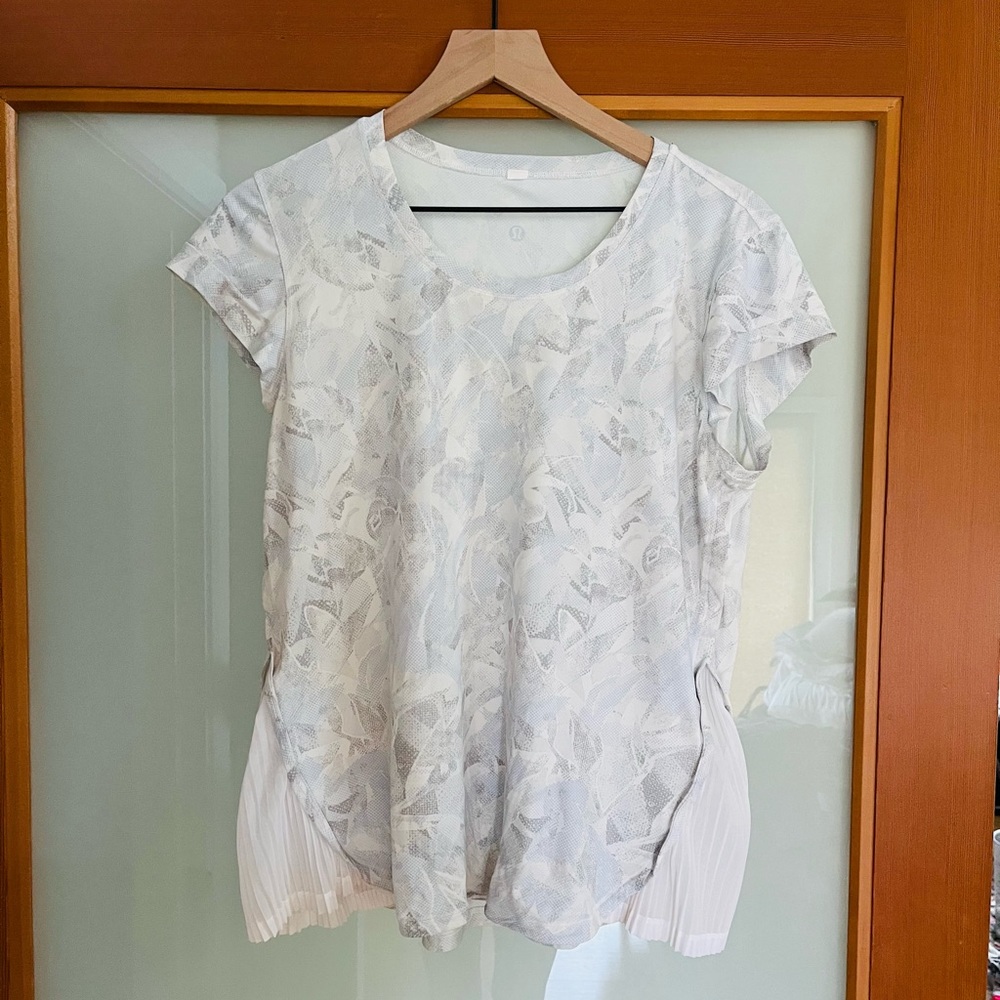 Lululemon Just Pleat It Short SleeveT shirt
